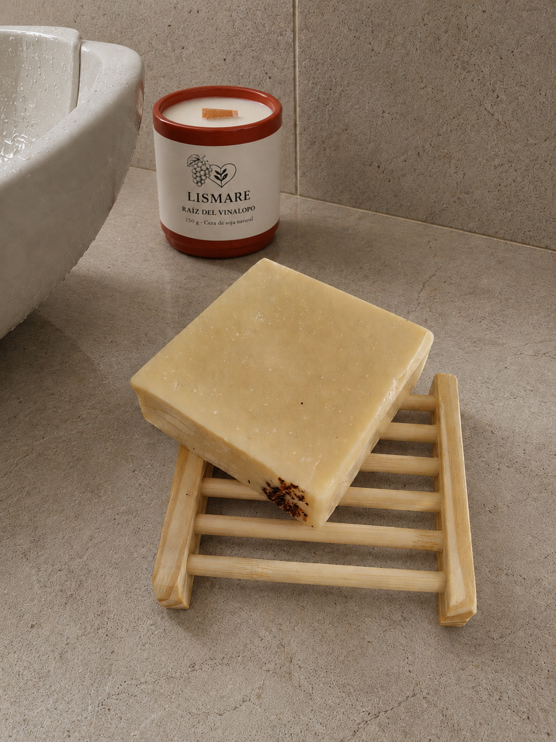 Pack 2 jabones sólidos Vinaluva de uva 100 g + jabonera de madera de regalo